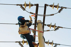 宇达YD驱鸟器 高效保障6-35Kv输电线路安全